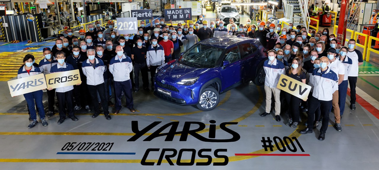 TOYOTA RUSZA Z PRODUKCJĄ NOWEGO YARISA CROSS